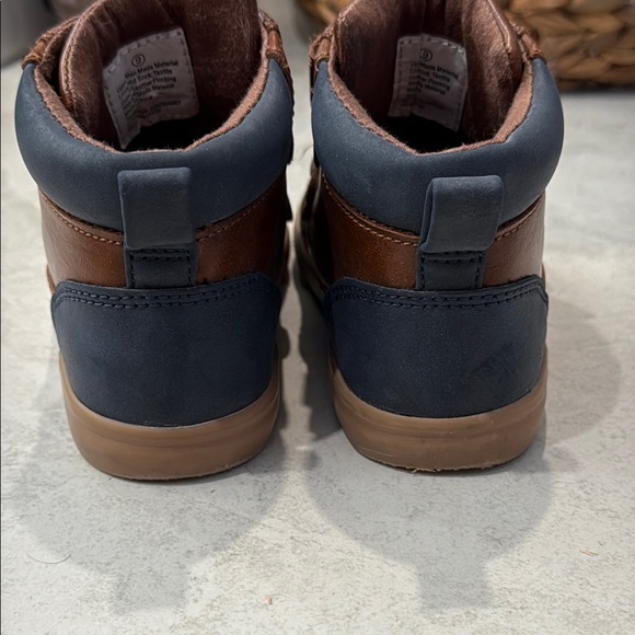 Cat & Jack Brown Leather Ankle Boots with Velcro - Picture 5 of 5